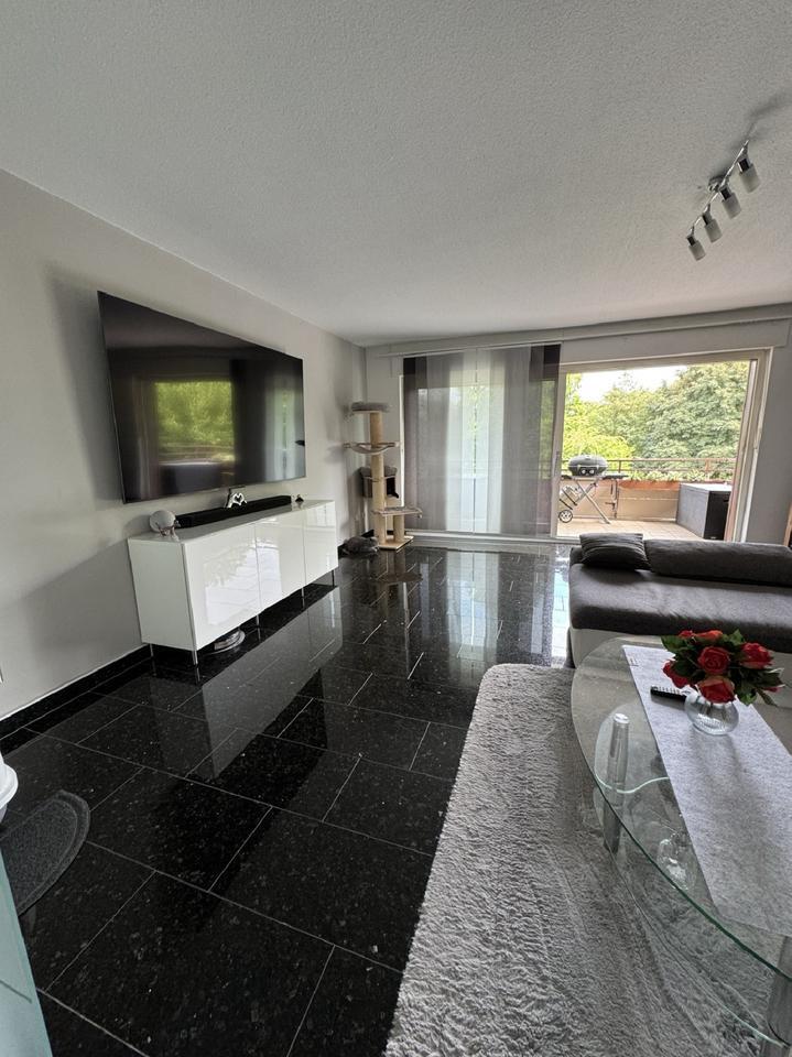 Gehobene Eigentumswohnung nahe Erlbruchpark mit Balkon und Garage zimmer