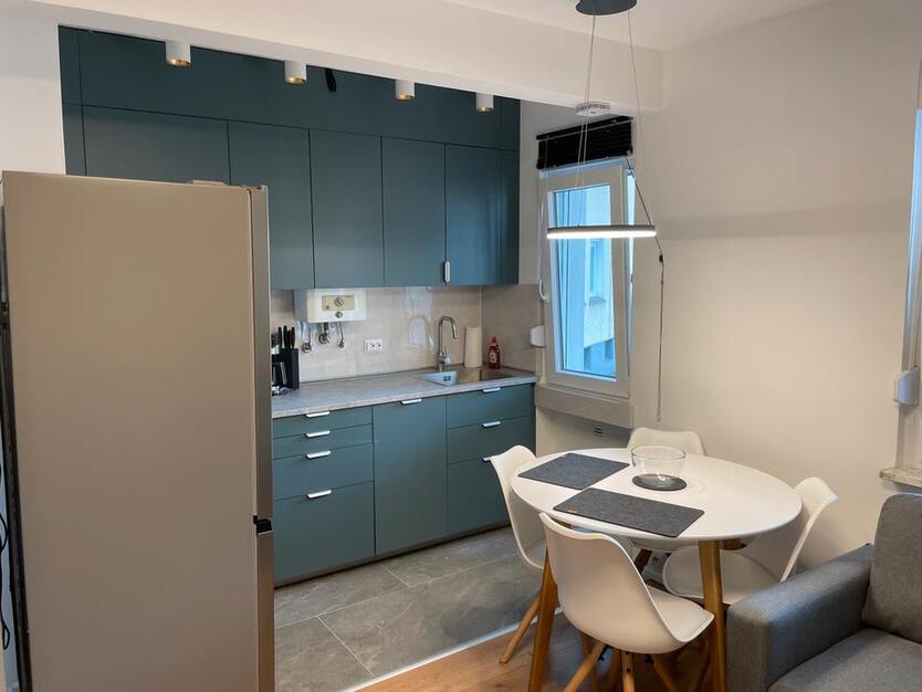 Exclusiv möbilierte Wohnung. Zentrale Lage zimmer