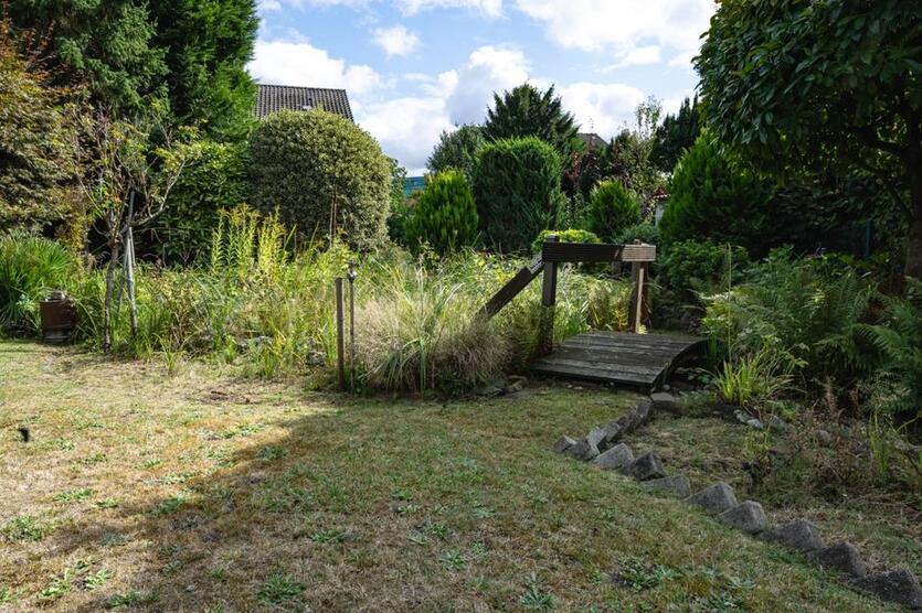 Verträumtes Schmuckstück in ruhiger, aber zentraler Privatstraße zimmer