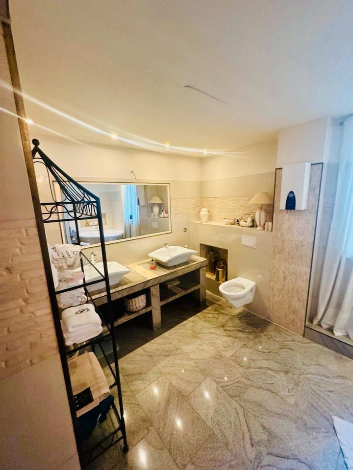 Attraktives Immobilienangebot: Mehrfamilienhaus + Einfamilienhaus zimmer