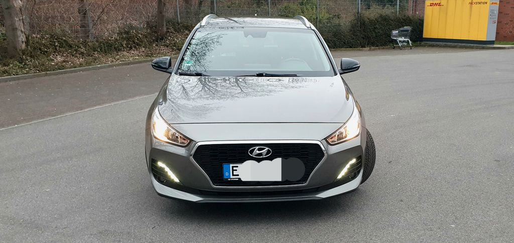 Hyundai i30 83.000 km 12.200 &euro; Essen 45143