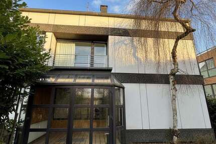 Haus zum Kaufen in Mülheim an der Ruhr 489.000 € 262 m² 11 zimmer
