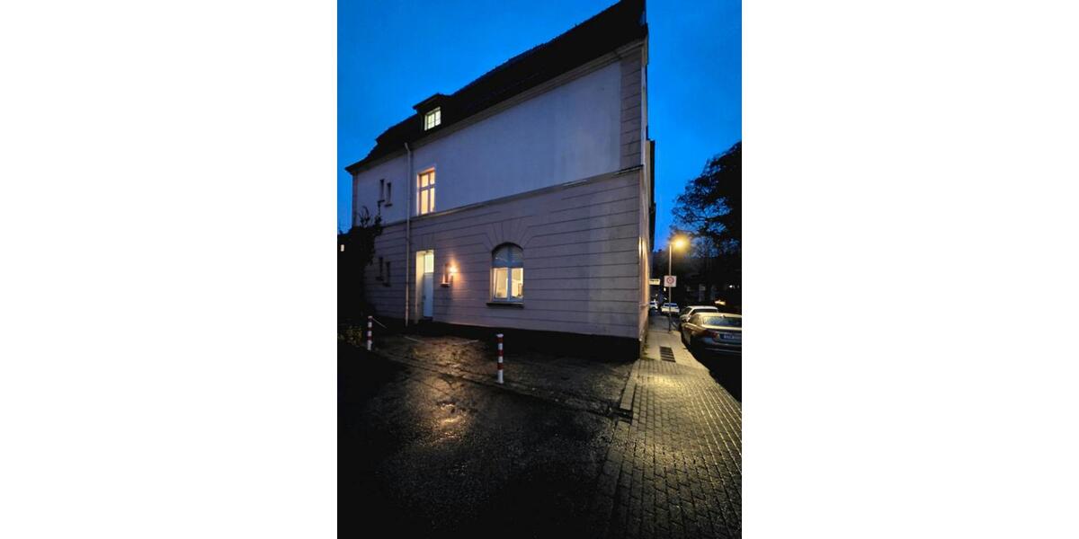 Altbau-Charme: 4,5 Zi. mit Echtholzparkett & sep. Home-Office-Zimmer in Top-Lage (Stadtwald-Nähe) 4 zimmer