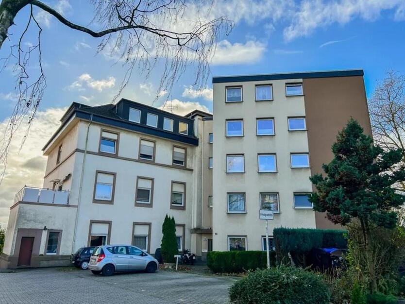 Immobilien GmbH mit vermieteter Eigentumswohnung in Bochum zimmer
