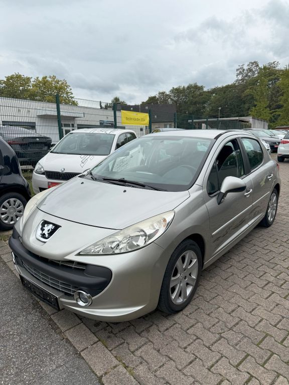 Peugeot 207 172.348 km 2.750 € Essen 45356