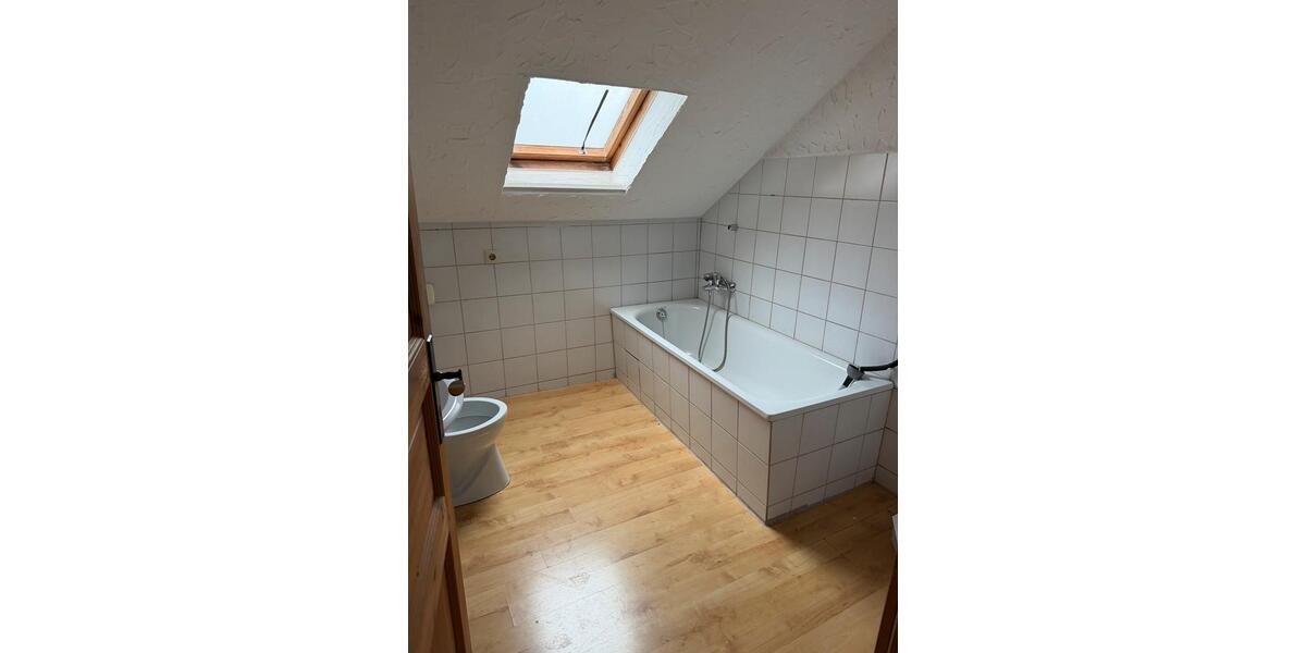 Dachgeschoßwohnung Lünen - 2.5 Zimmer, 43 m&sup2;, 350&euro; | Angebot:26322712