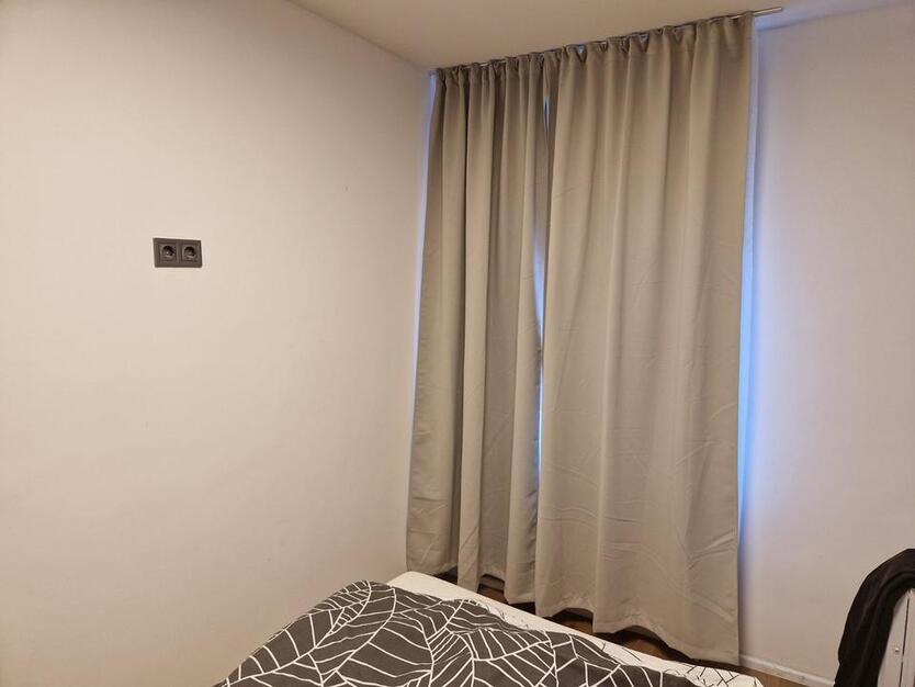 Exclusiv möbilierte Wohnung. Zentrale Lage zimmer