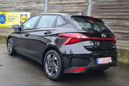 Hyundai i20 18.700 km 15.300 € Essen 45276