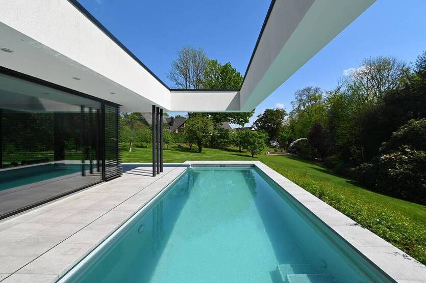 Outstanding! Luxuriöses Bauhaus in Top-Lage Bredeney mit Parkgarten, Pool & Garagen