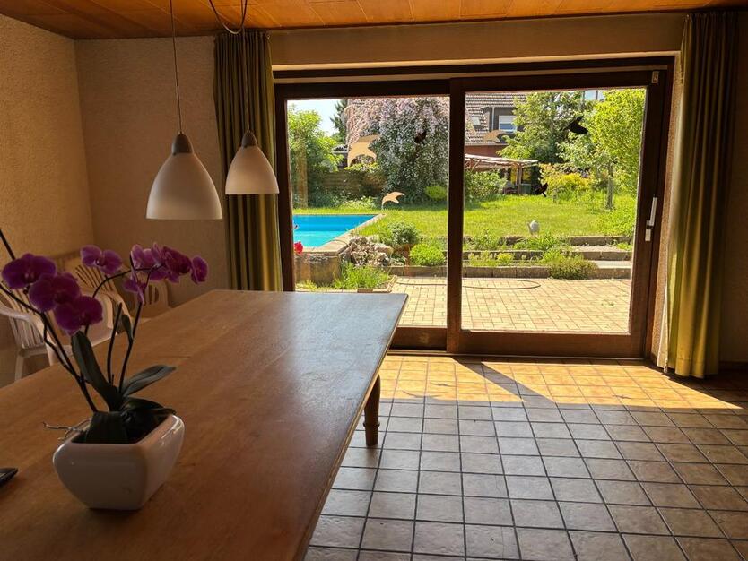 Ein- Zweifamilienhaus + Gewerbeeinheit + Pool - ländliche Lage zimmer