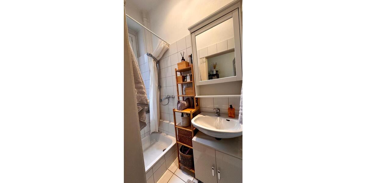 Romantische Single- oder Pärchenaltbauwohnung in Premiumlage 3 zimmer