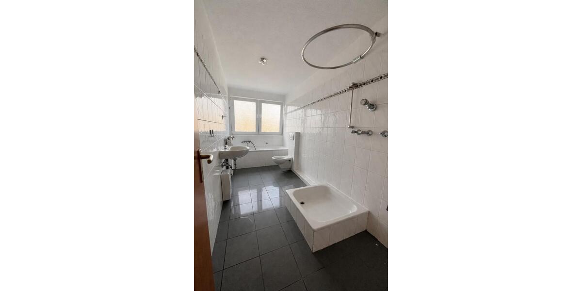 Dachgeschoßwohnung Essen Stadtbezirk III - 2 Zimmer, 73 m&sup2;, 143.000&euro; | Angebot:24840852