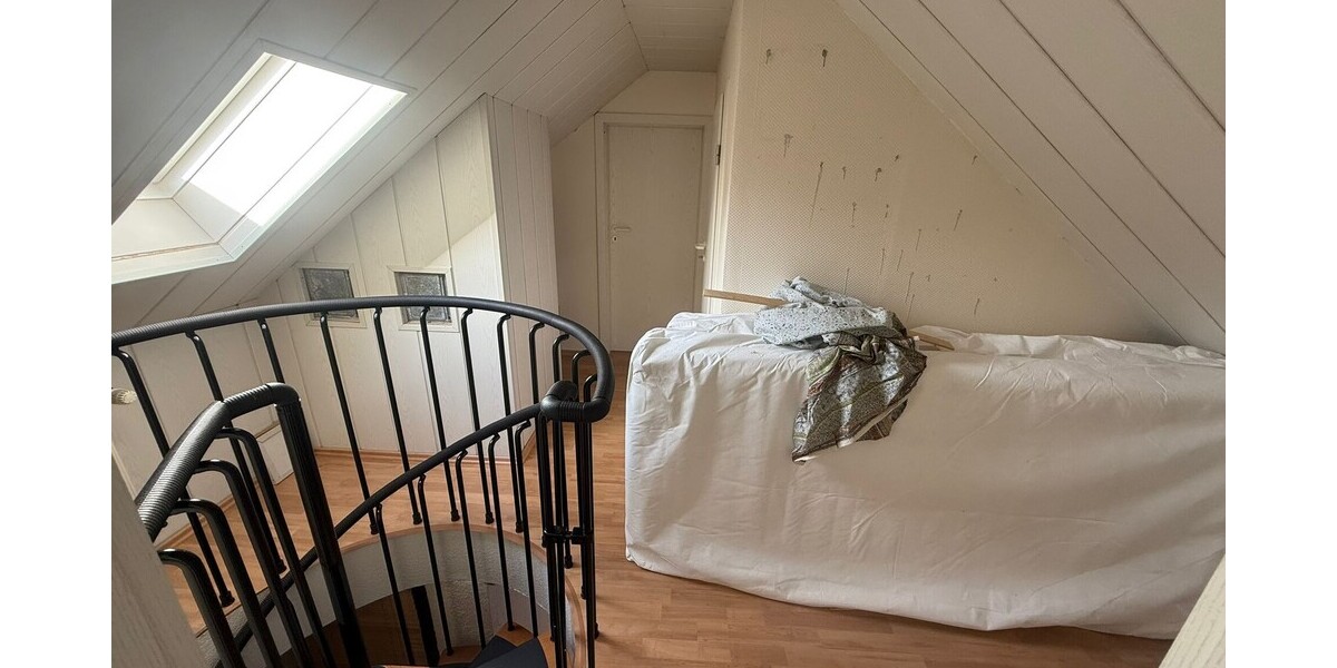 Freistehendes Zweifamilienhaus mit großem Garten in ruhiger Lage von Lünen 8 zimmer