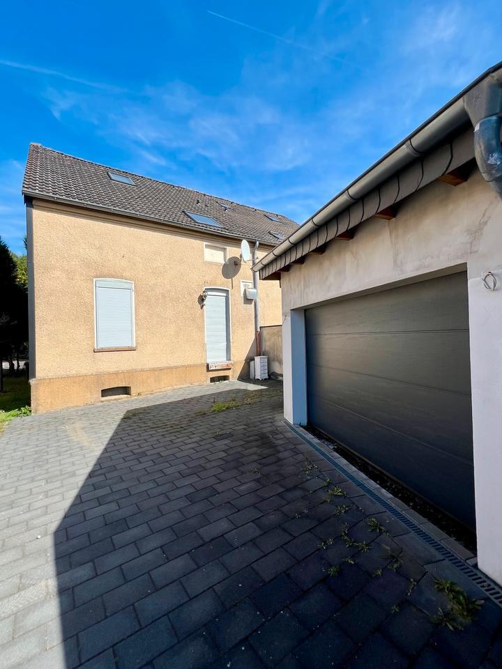 Top gepflegte Doppelhaushälfte mit ausgebautem Dachboden & Keller zimmer