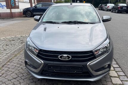 Lada Vesta 99.000 km 5.999 € Gelsenkirchen 45879