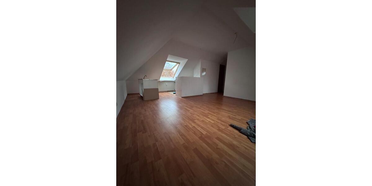 DG-WOHNUNG MIT KÜCHE ZU VERMIETEN zimmer