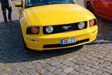 Ford Mustang 267.500 km 12.999 &euro; Gelsenkirchen 45884