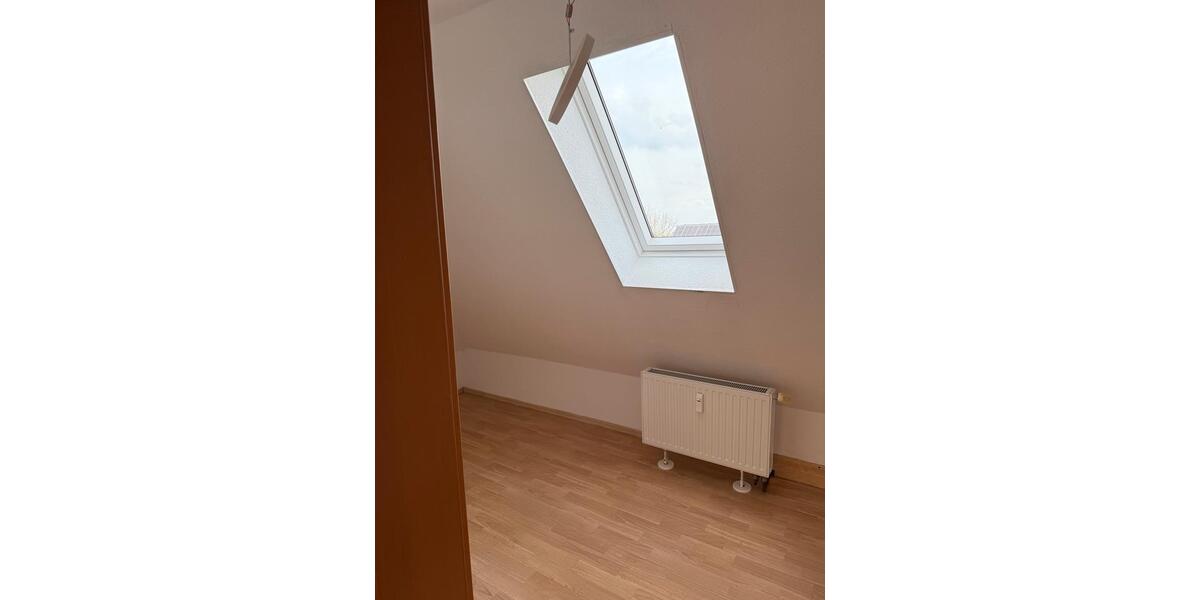 Dachgeschoßwohnung Dortmund Brackel - 3 Zimmer, 77 m&sup2;, 880&euro; | Angebot:26337597