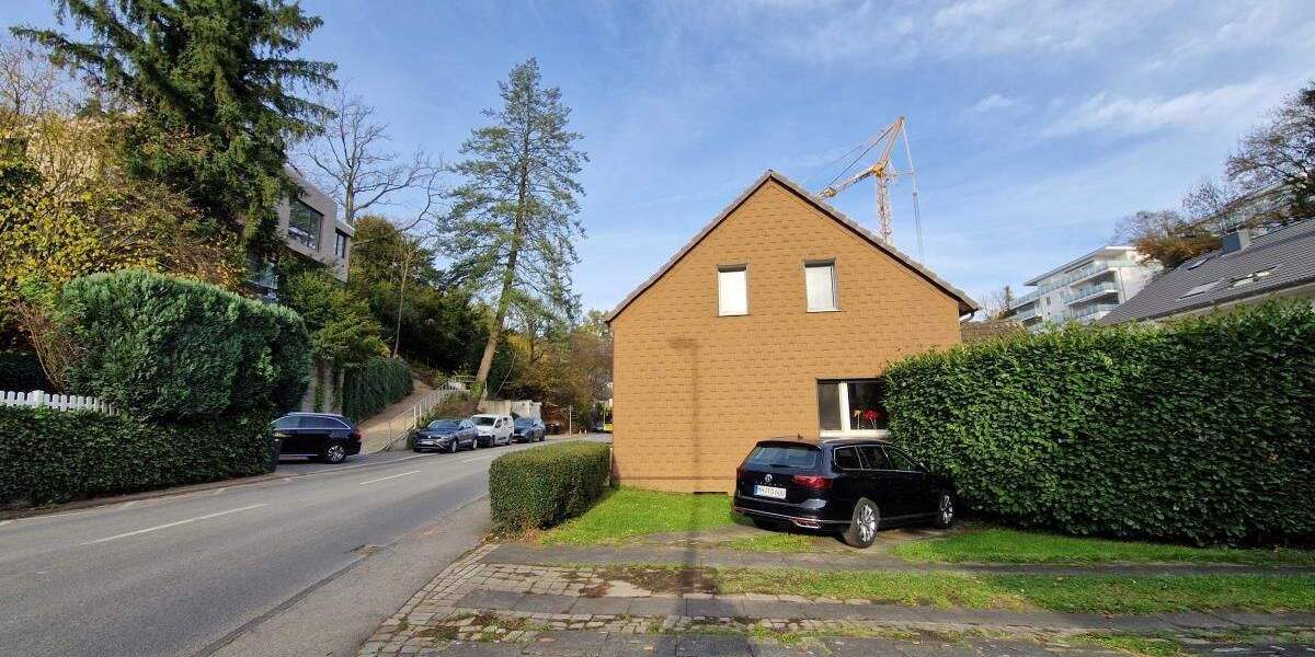 Geschichte mit Gegenwart verbinden - Einfamilienhaus & Baugrundstück. zimmer