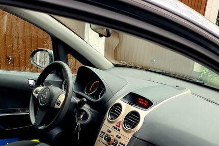 Opel Corsa 139.000 km 2.900 € Essen 45327