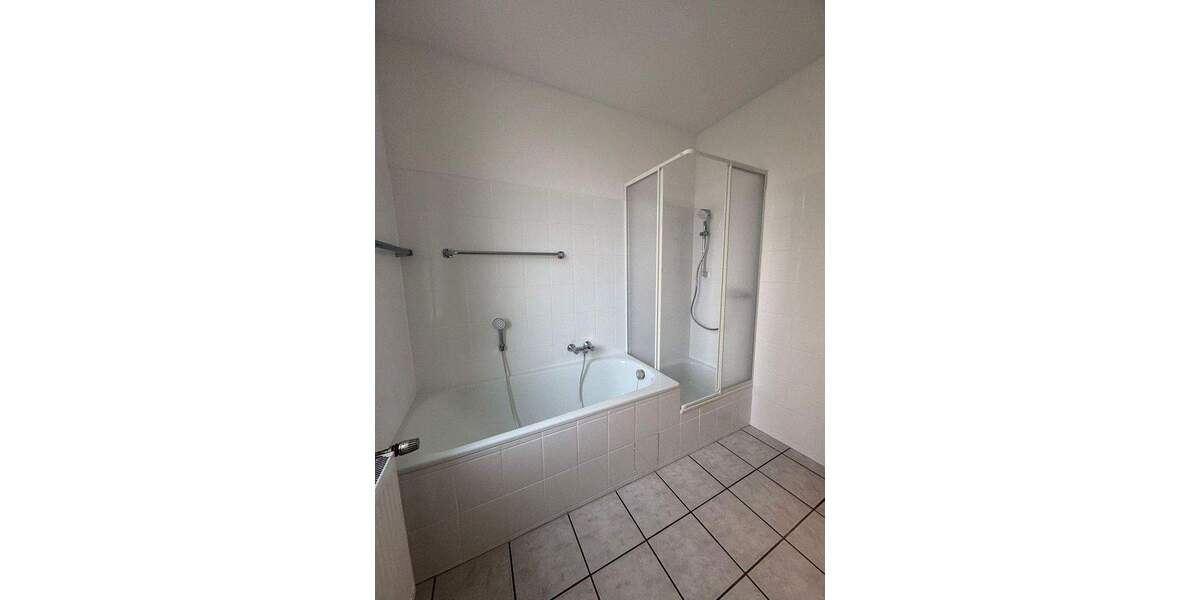 Etagenwohnung Gelsenkirchen Neustadt - 4 Zimmer, 103 m&sup2;, 732&euro; | Angebot:25339795