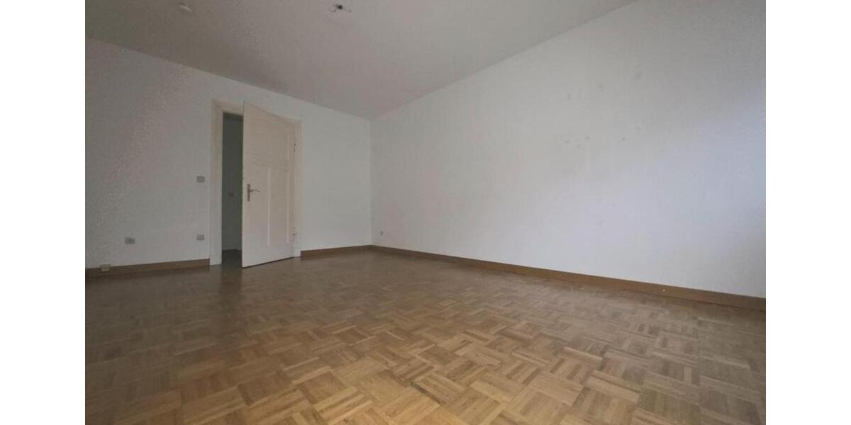 Altbau-Charme: 4,5 Zi. mit Echtholzparkett & sep. Home-Office-Zimmer in Top-Lage (Stadtwald-Nähe) 4 zimmer