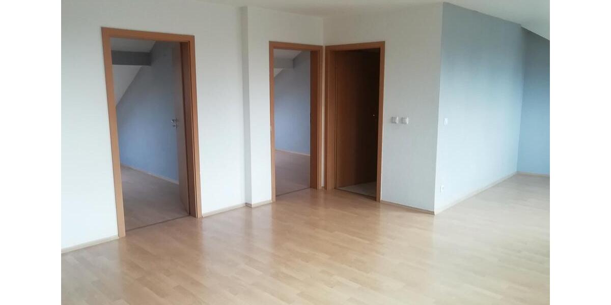 Dachgeschoßwohnung Oberhausen Alt-Oberhausen - 3 Zimmer, 72 m&sup2;, 450&euro; | Angebot:26278826