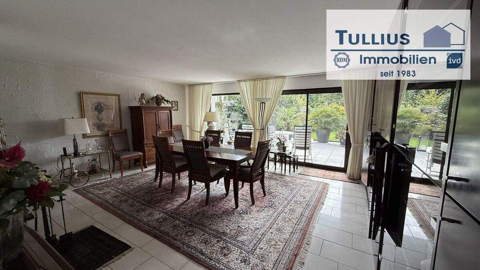 großes Reiheneckhaus mit Terrasse, kleinem Garten und Garage in Essen-Schönebeck 5 zimmer