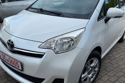 Toyota Verso-S 95.000 km 7.800 &euro; DORTMUND 44263