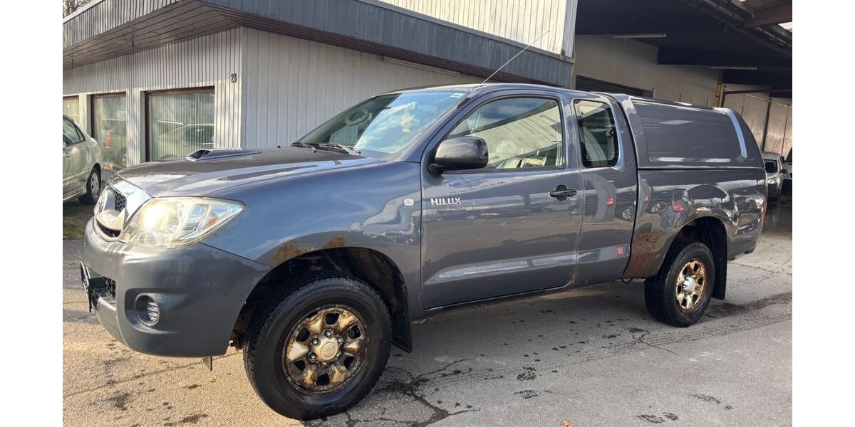 Toyota Hilux 312.000 km 7.990 &euro; Essen 45356