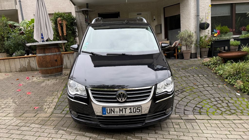 VW Touran 161.741 km 8.295 &euro; Dortmund 44265