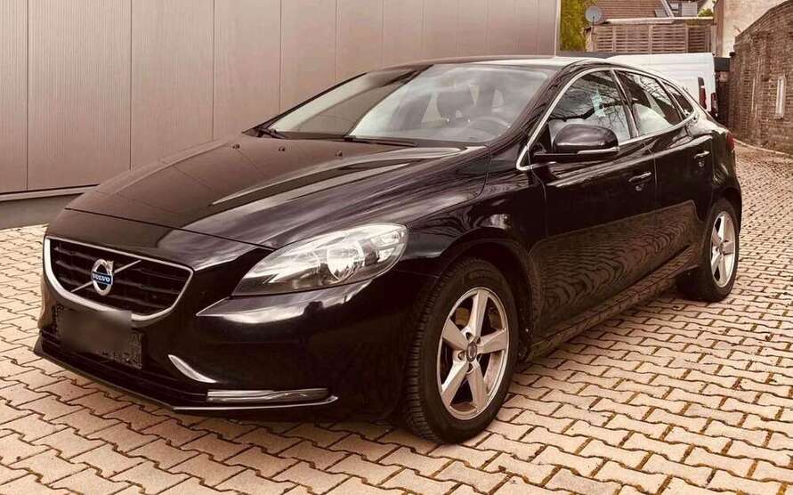V40