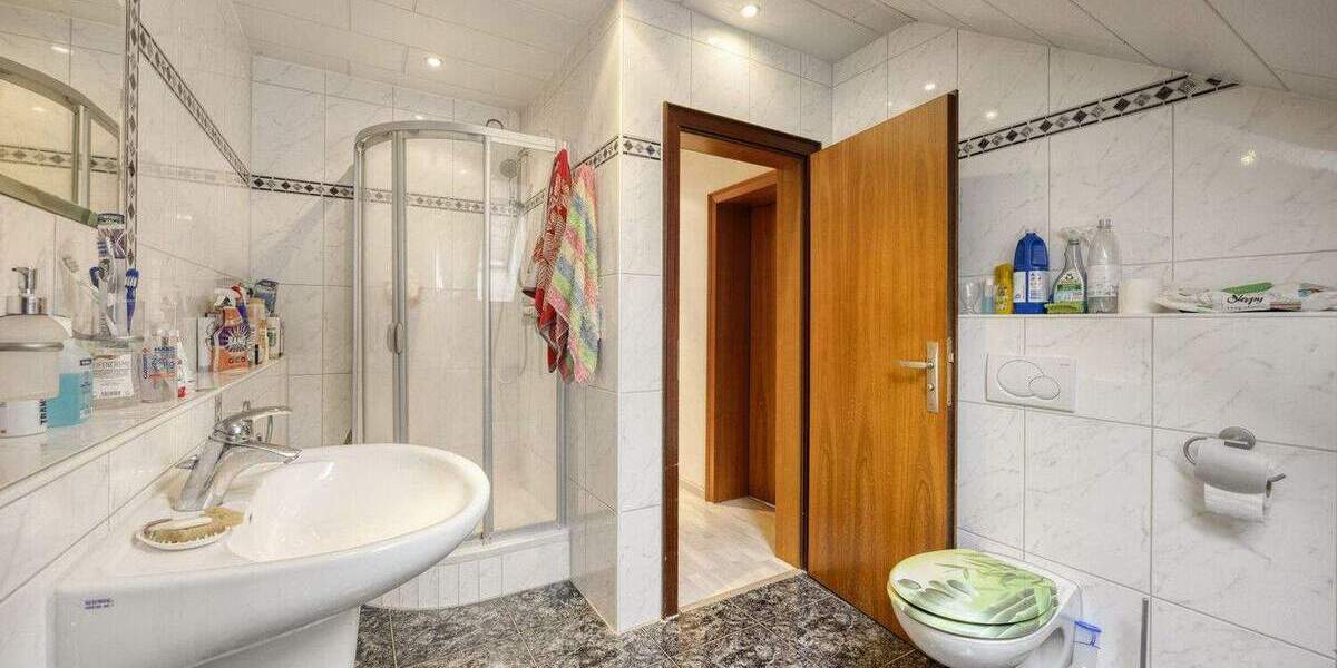 Etagenwohnung Castrop-Rauxel Frohlinde - 5 Zimmer, 176 m&sup2;, 340.000&euro; | Angebot:25680060