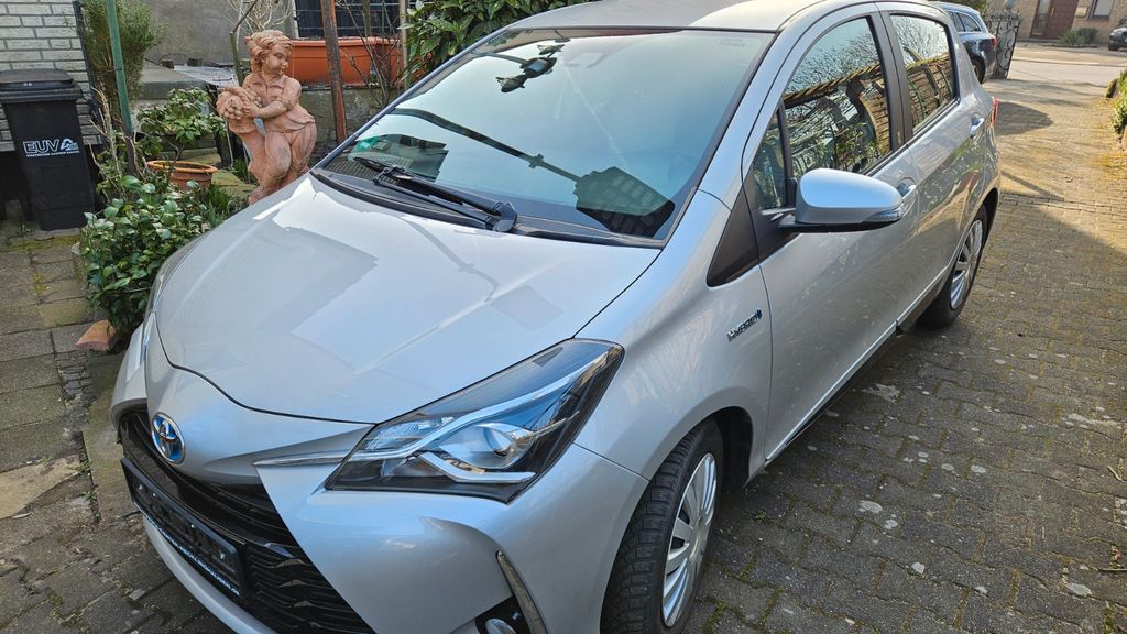 Toyota Yaris 24.197 km 13.200 &euro; Castrop-Rauxel 44579