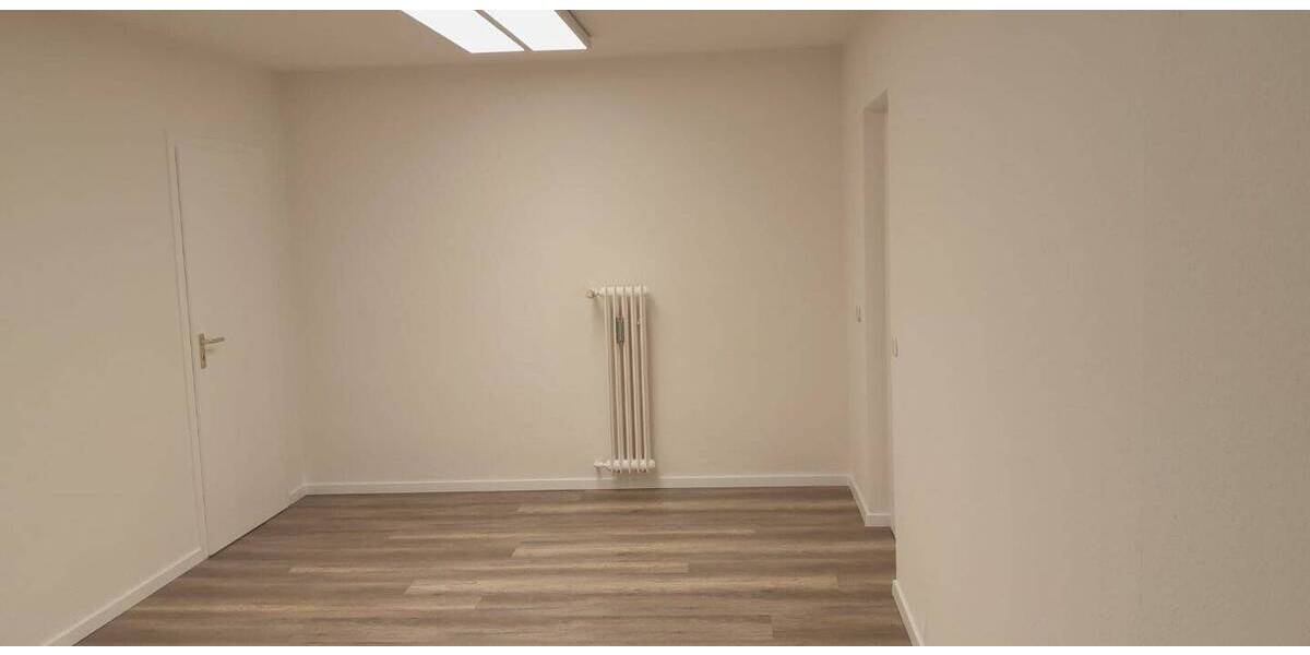 Sehr funktionale Büro- Praxis oder Galeriefläche in gutsichtbarer und frequentierter Lage 5 zimmer