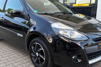 Renault Clio 158.527 km 2.999 &euro; Dortmund 44379