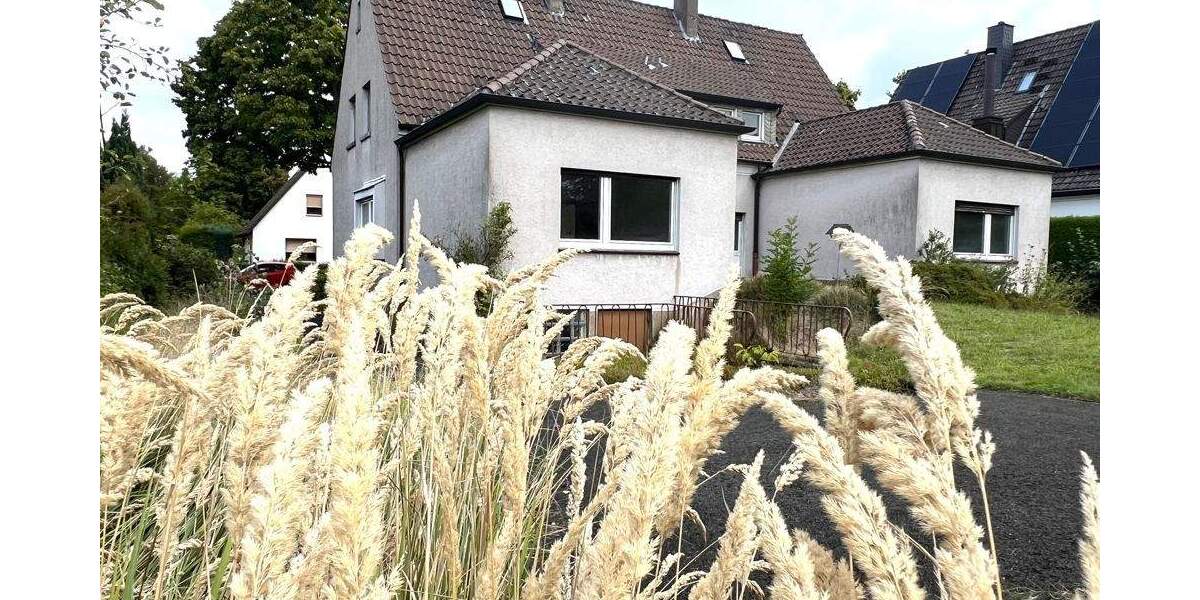 Doppelhaushälfte mit 5 Zi. + Garage auf weitläufigem Gartengrundstück in Dortmund Brackel 5 zimmer