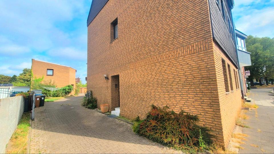 Freie 4 Zimmer-EG-Wohnung +Mieteinnahmen von 4 Wohnungen+4Garagen zimmer