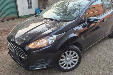 Ford Fiesta 75.800 km 4.990 &euro; GELSENKIRCHEN 45891