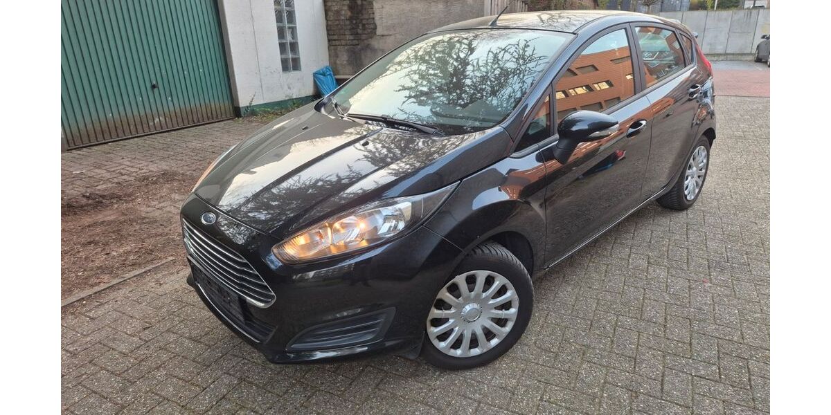 Ford Fiesta 75.800 km 4.990 &euro; GELSENKIRCHEN 45891