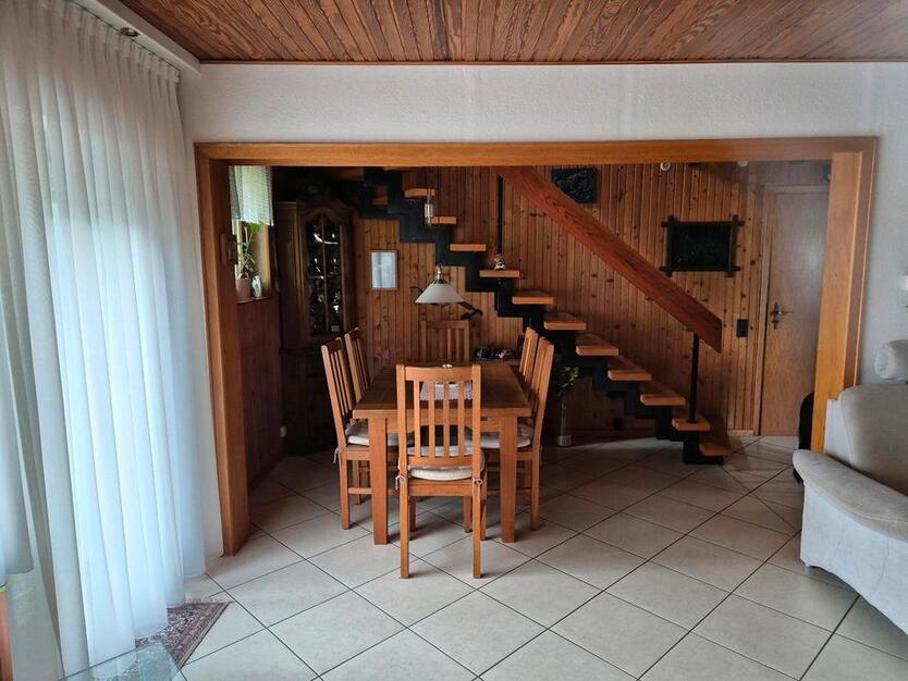 Wohnung im Zweifamilienhaus zu vermieten zimmer