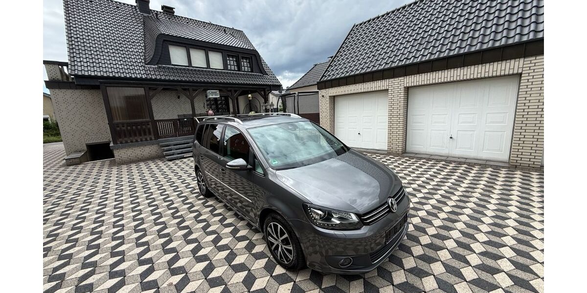 VW Touran 249.000 km 8.490 &euro; Dülmen 48249