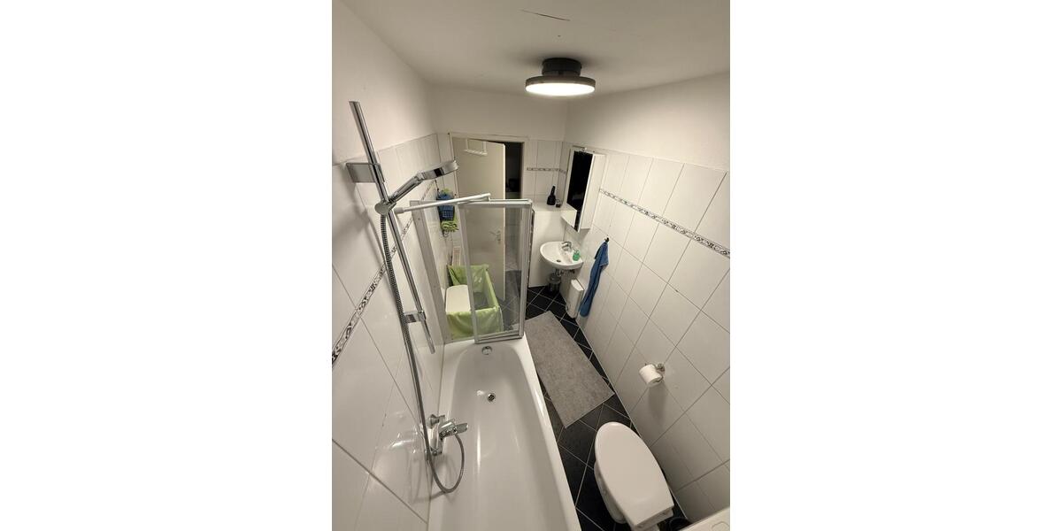 Dachgeschoßwohnung Oberhausen Biefang - 3.5 Zimmer, 74 m&sup2;, 550&euro; | Angebot:24535137