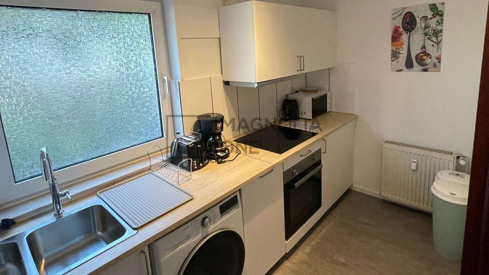 Einziehen & Wohlfühlen: Komplett möblierte 2-Zimmer-Wohnung in modernem Stil *WG geeignet* zimmer