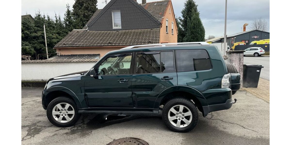 Mitsubishi Pajero 303.110 km 13.900 &euro; Mülheim an der Ruhr 45472