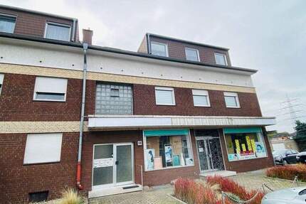 **RESERVIERT** Vielseitige Gewerbefläche mit PKW-Stellplätzen 3 zimmer