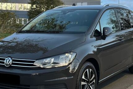VW Touran 125.087 km 13.990 € Recklinghausen 45657
