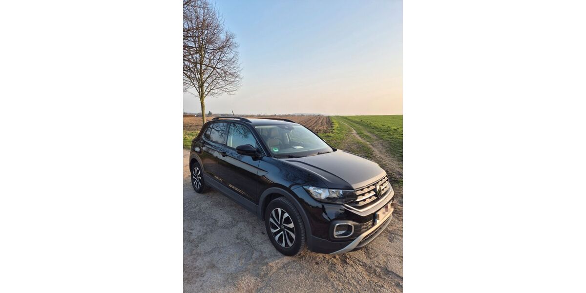 VW T-Cross 93.879 km 14.965 &euro; Recklinghausen 45659
