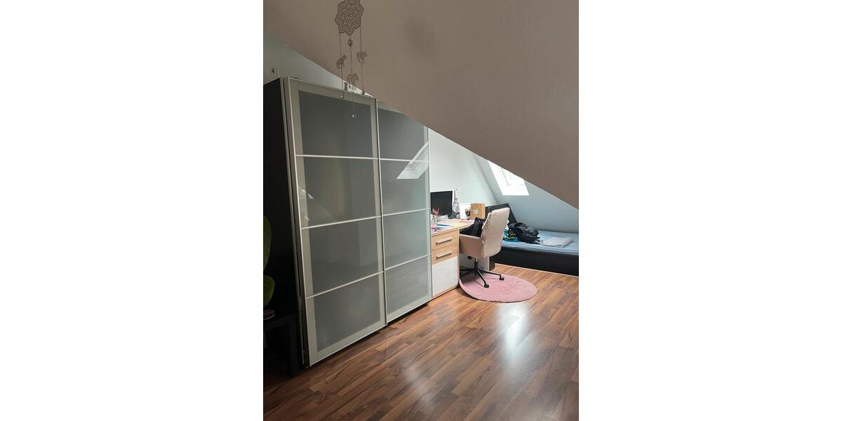 Dachgeschoßwohnung Gelsenkirchen Buer - 3 Zimmer, 80 m&sup2;, 715&euro; | Angebot:26134673