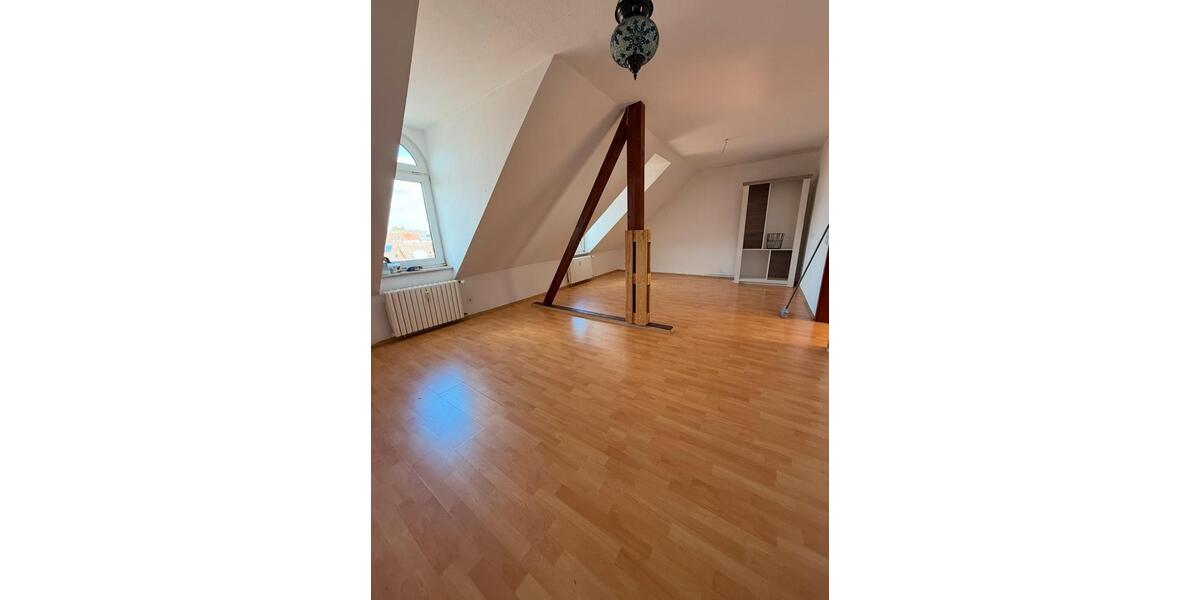 Dachgeschoßwohnung Essen Stadtbezirk IV - 3 Zimmer, 75 m&sup2;, 860&euro; | Angebot:26358128